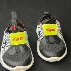 Nike Kids flex runner 2 JP doodle